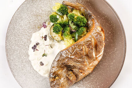 Дорадо с овощами