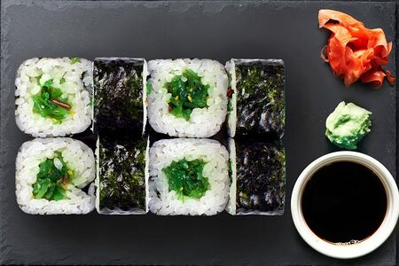 Ролл с чукой