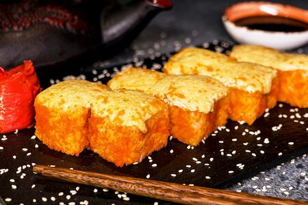 Ролл Запеченная Калифорния с крабовой палочкой