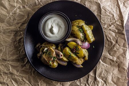 Картофельные дольки c грибами по-деревенски