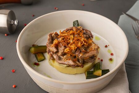 Бефстроганов с картофельным пюре