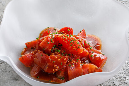 Севиче из тунца с томатами