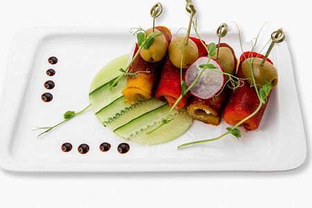 Рулетики из запечённого перца