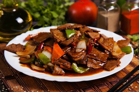 Говядина с перцем в соевом соусе