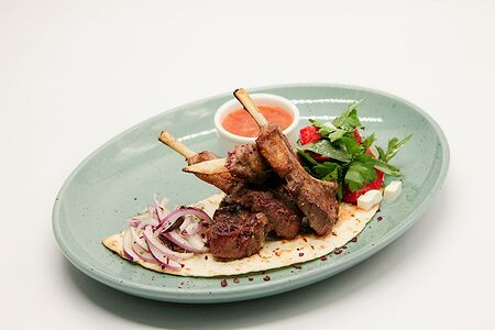 Корейка ягнёнка с аджикой