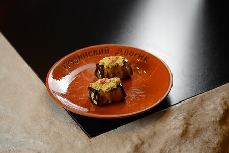 Рулетики из баклажана