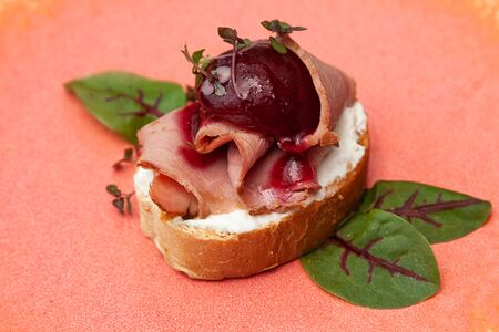 Пинчос с подкопченой уткой су-вид