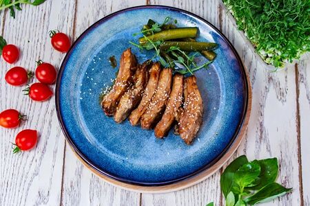 Рёбра свиные, глазированные в соусе хойсин