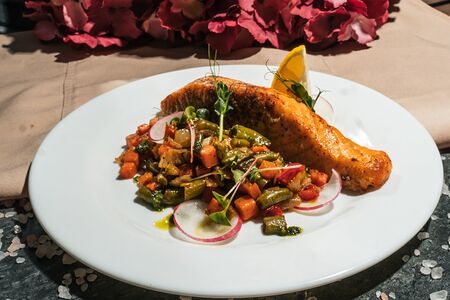 Стейк из лосося