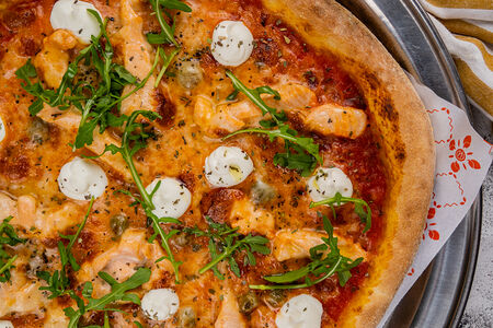 Пицца с форелью