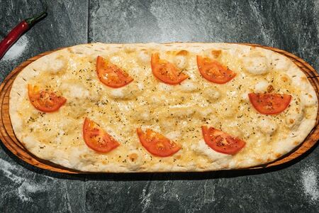 Фокачча с моцареллой