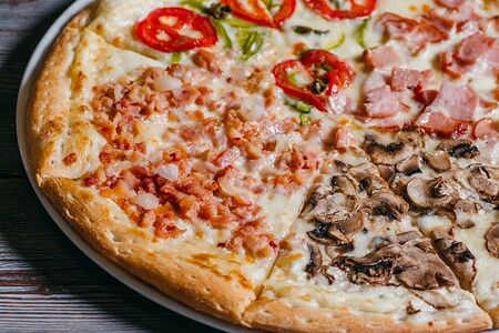 Пицца Кватро стаджиони Бьянко Четыре сезона