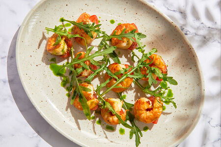 Креветки обжаренные с чесноком и зеленью