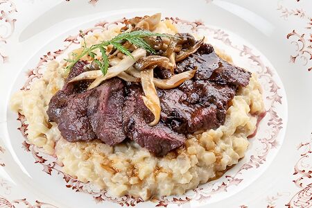 Ростбиф из оленя с картофельным ризотто