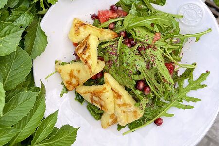 Салат с халлуми