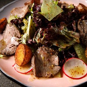 Салат с ростбифом