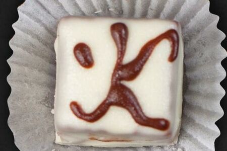 Конфета Сникерс