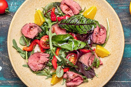 Салат с говяжьей вырезкой су-вид