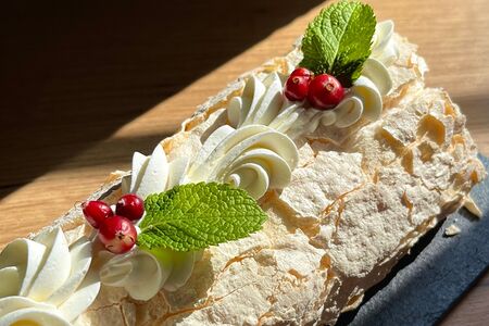 Меренговый рулет