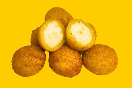 Картофельные шарики с сыром