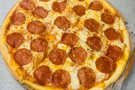 Пицца пепперони