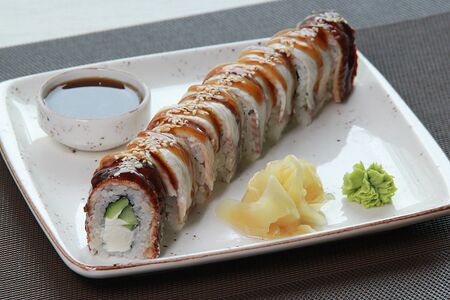 Ролл Канада с угрём