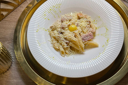 Паста с беконом и курицей