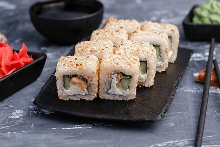 Ролл Унаги маки