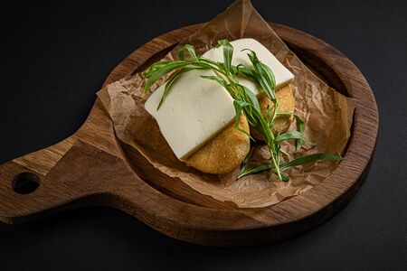 Мчади с сыром сулугуни и тархуном