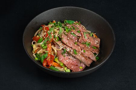 Вок с говядиной