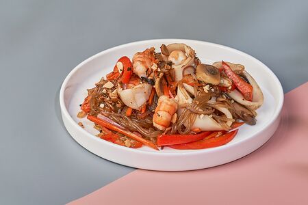 Вок с морепродуктами