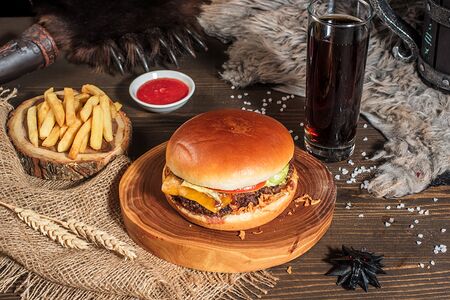 Комбо с Новиградским бургером