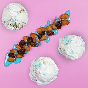 Мороженое БлюКрим с голубой сгущенкой