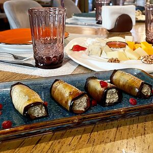 Рулетики из баклажанов