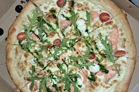 Маринера с лососем 33 см