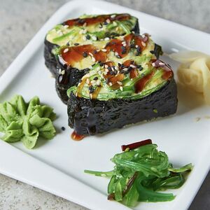 Суши запечённые с чукой