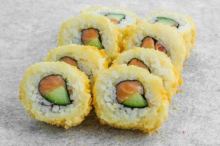 Темпура ролл с лососем