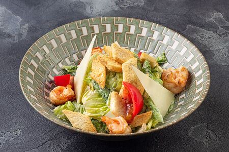 Салат Цезарь с креветками