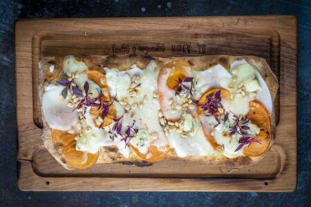 Римская пицца Груша-хурма