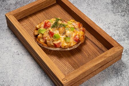 Брускетта с авокадо и грибами