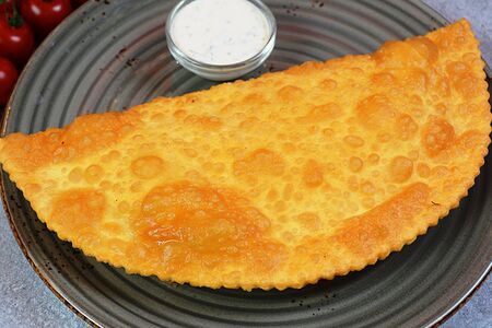 Чебурек с миксом сыров и шпинатом