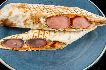 Двойной хот-дог в лаваше