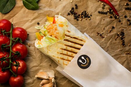 Ролл в пшеничной тортилье Азия