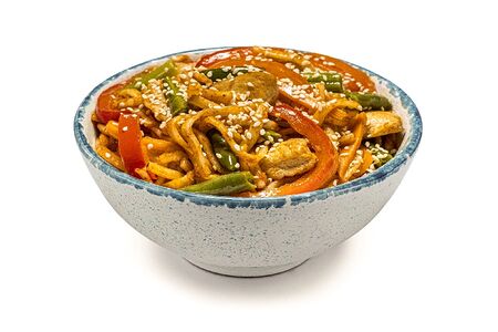 Удон с курицей в остром соусе кимчи