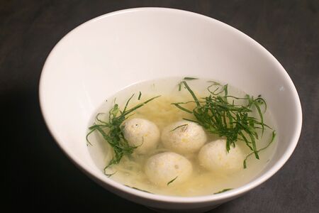 Бульон из домашней курицы с фрикадельками
