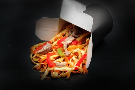 Удон со свининой