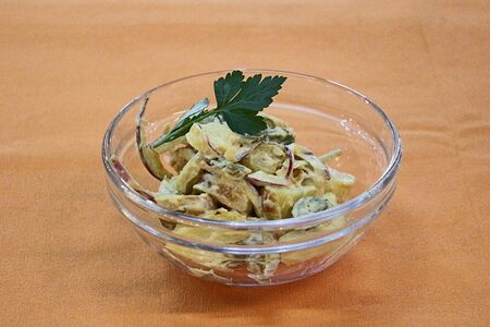 Салат с колбасками гриль