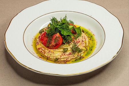 Хумус с узбекскими томатами и лепешкой роти