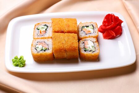 Горячий ролл Тануки фреш