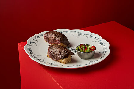 Бриошь с камчатским крабом и говядиной